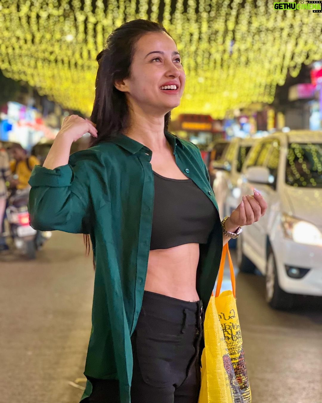 Monami Ghosh Instagram - Diwali vibes at Lokhandwala… #diwali2023 Lokhandwala, Andheri