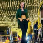 Monami Ghosh Instagram - Diwali vibes at Lokhandwala… #diwali2023 Lokhandwala, Andheri