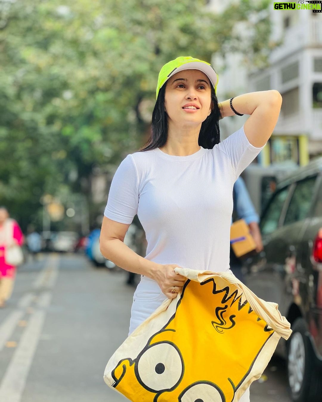 Monami Ghosh Instagram - Just a bright sunny day at colaba… Colaba