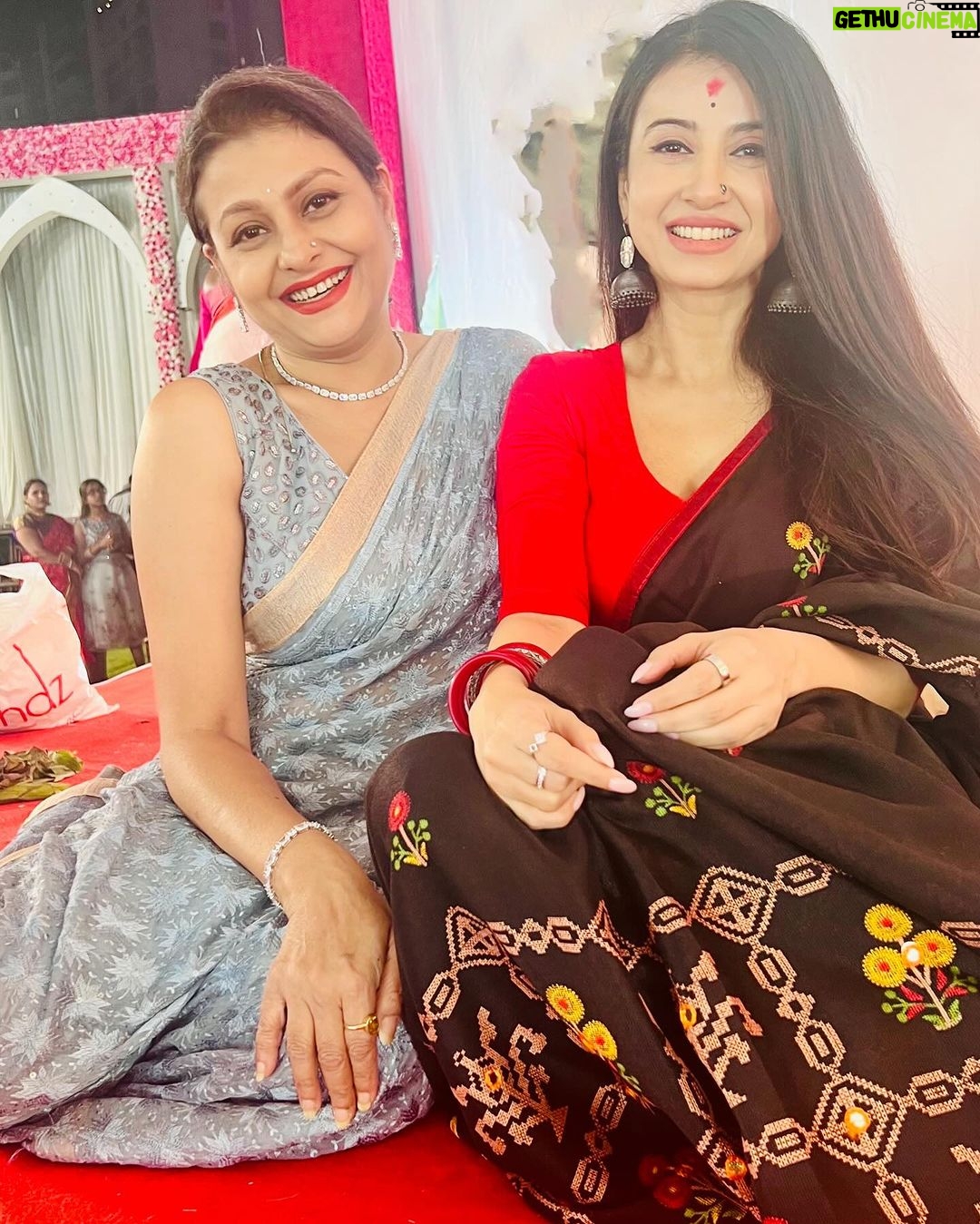 Monami Ghosh Instagram - কোজাগরী লক্ষ্মী at Lahiri house and DN Nagar link road @jaya.bhattacharya di u are the prettiest ❤️ @shomumitra always ❤️ @antaramitraofficial real laxmi ❤️ Lahiri House