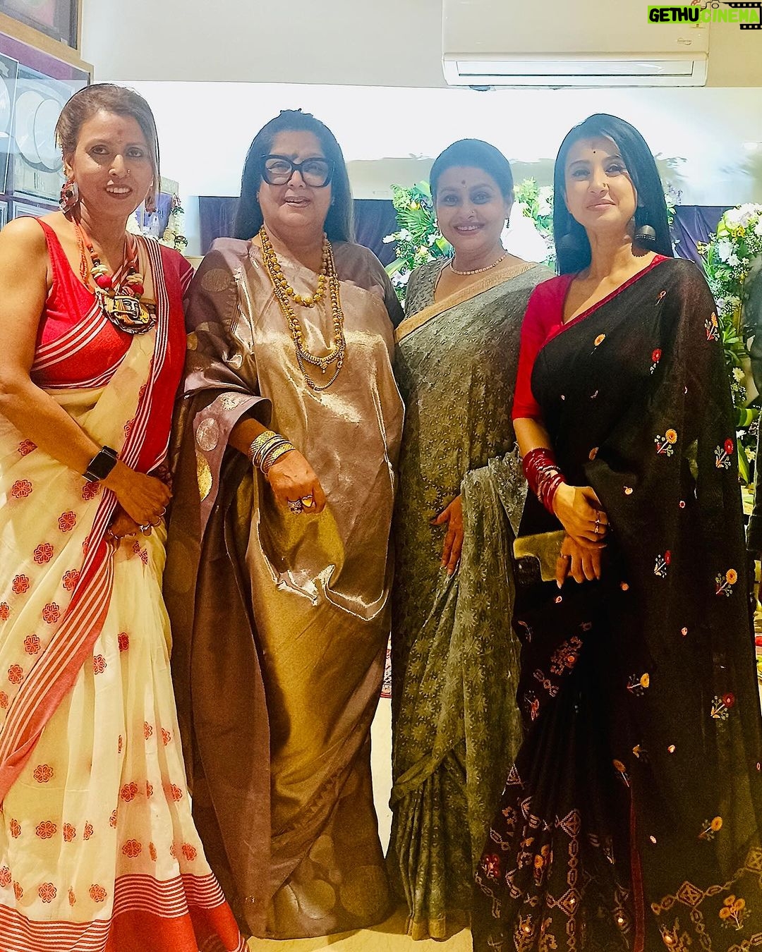 Monami Ghosh Instagram - কোজাগরী লক্ষ্মী at Lahiri house and DN Nagar link road @jaya.bhattacharya di u are the prettiest ❤️ @shomumitra always ❤️ @antaramitraofficial real laxmi ❤️ Lahiri House