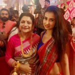 Monami Ghosh Instagram - Ashtami morning this year..at @northbombaydurgapuja .. @shotbykaushal thank u❤️ @shomumitra ❤️ North Bombay Durga Puja