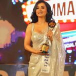 Monami Ghosh Instagram - My team asked: why aren’t you wearing any accessory? I answered : my biggest accessory is on my hand… "BEST MUSIC VIDEO OF THE YEAR" #ottsamman2024 congratulations to the entire team of #ailoumabarite … and thank u @saikat.baruri it wouldn’t have been posbl without yo KOLKATA-কোলকাতা