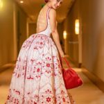 Monami Ghosh Instagram - অস্ফুট সেই না বলা কথা মনের আবেগের হারানো ব্যাথা, আঁকে আর লিখে শোক গাঁথা কত স্বপ্ন দিয়ে বোনে,নকশি কাঁথা। - ইব্রাহিমআরাফাত Concept ,Idea, styling by @monami_ghosh Executed by : @neelsaha_styled_by_blue @sunetra__paul @sandip_nag Photo by @sayantan_dutta_photography Butterfly earring by @aadikara @filmfare 2024 KOLKATA-কোলকাতা