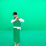 Mone Kamishiraishi Instagram - TBSのSDGs大使に就任しました。 勉強をしているとよく、「はー」とか「ほー」とか息が漏れることがあります。すっと腑に落ちる説明に出会った時とか、思いもしない角度に視野が開けた時とか、全く関係ないと思っていた２つが急に繋がった時とか。この瞬間が私はすごく好きで、知るっていいなーと思います。そしてそれを人に話すことも、その過程で知識がどんどん脳に馴染んでいく感覚も好きです。 大使として、社会の一員として、たくさん「？」や「！」と出会いながら、感じたことを身体を通して言葉にしたり、行動に移したりしていきたいです。ぜひ一緒に勉強しましょう、よろしくお願いします！