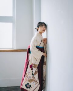 Mone Kamishiraishi Instagram - 追伸、いつもお世話になっている方々にご協力いただいて、袴で卒業式に出席できました。写真もたくさん！！本当にありがたい日でした。 通過儀礼はきちんと通過するとこんなにも気持ちがいい