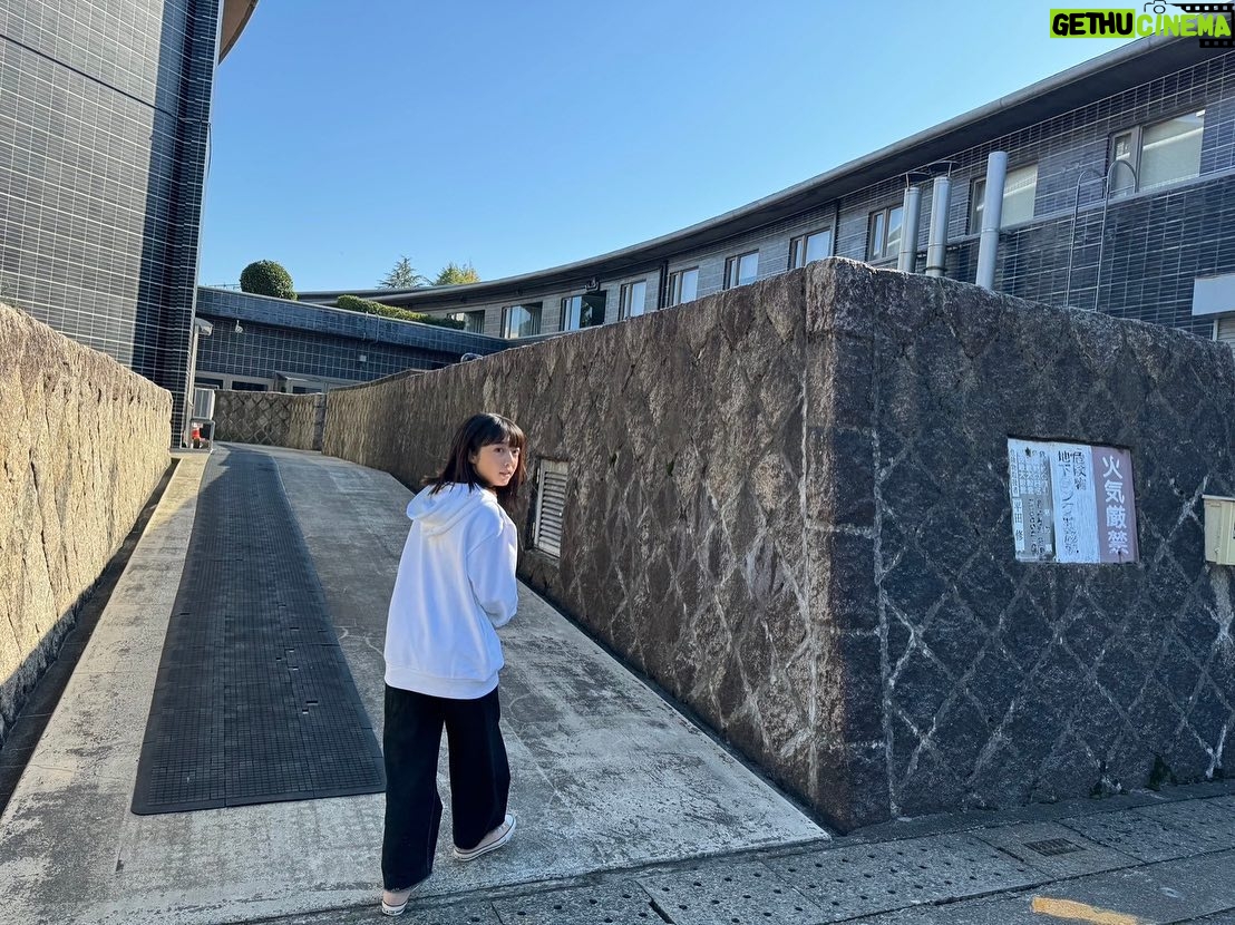 Mone Kamishiraishi Instagram - ツアー、金沢で初日が開けました!来てくださった皆さんありがとうございました☺️ みんなの声をたくさん聞けて本当にびっくり、嬉しかったです。ここからクリスマスイブまで、どうぞよろしくお願いします!!素敵な会場、素敵なお客様たちだったなあ〜しみじみ