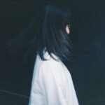 Mone Kamishiraishi Instagram - こんにちは。 今年もツアーで色んな場所に歌いに行けることになりました！ 11月3日から始まって、金沢、仙台、東京、山口、熊本、堺、松山にお邪魔します。最終日はクリスマスイブだって！ ツアー、過去最多です。ありがたい。そして着実に47都道府県を制覇しにかかっています。 お近くの方々、ぜひお誘い合わせの上お越しください！そしてちょっと遠方の方々も、これを機に旅行しちゃおうかな、みたいな流れが生まれたら良いなあと思っています。 正直まだ日取りと会場以外何にも決まってません！でも、あったかい時間を過ごしていただけるように頑張ります。お会いできますように！！