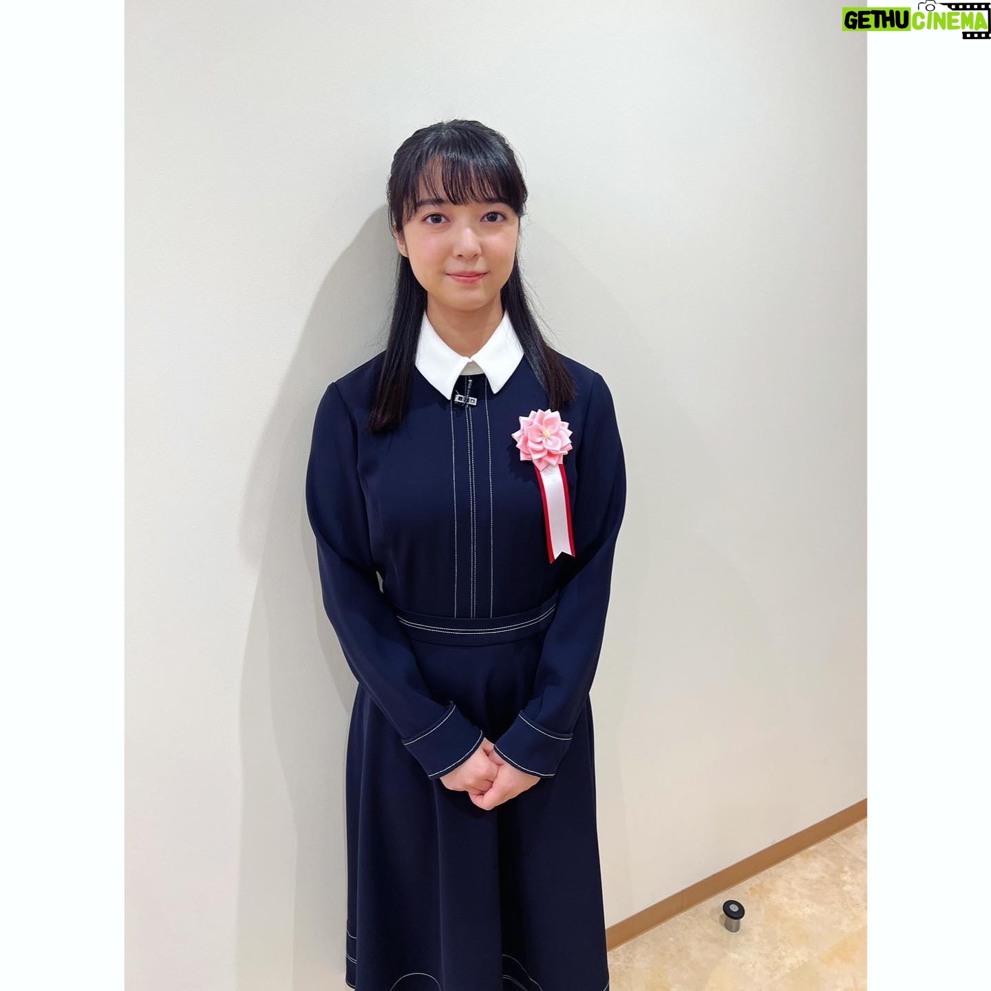 Mone Kamishiraishi - 65.5K Likes - 全国赤十字大会にて、アンバサダーとしてご挨拶させていただきました。皇后陛下、各妃殿下、日本赤十字社の活動を支援していらっしゃる方々にお目にかかれてとても光栄でした。
今この瞬間も赤十字は動いています。感謝と敬意を胸に、私も思いやりの心を大切にしっかり生きていかなければ!背筋が伸び、襟を正したひとときでした。