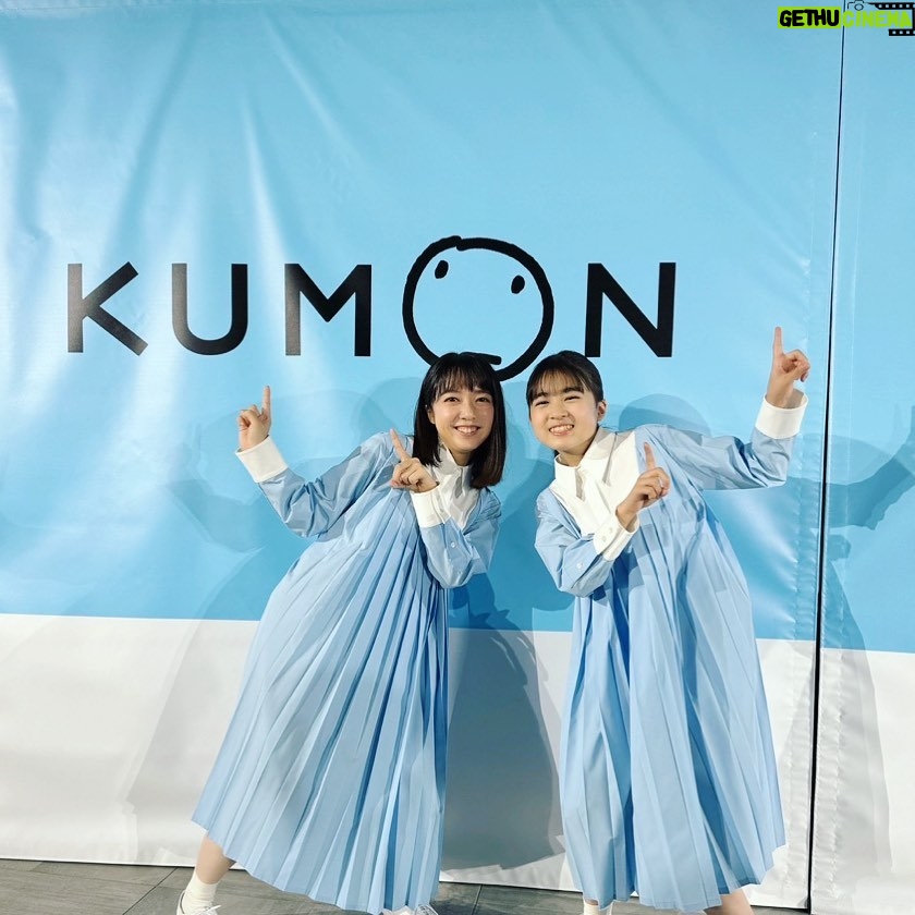 Kamishiraishi Mone Kamishiraishi Instagram – KUMONの新CMが始まります。私もちせもOGです。くもんはいいぞ〜〜！  ちせとはずいぶん前に出会って、カムカムではおばあちゃんと孫になり、今回ようやく共演できました。うれしい☺︎ | Gethu Cinema