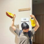 Mone Kamishiraishi Instagram - 千と千尋の神隠し、大千穐楽！みんなでこの日を迎えられて幸せです。それに尽きる！！心を寄せてくださった皆さま、ありがとうございました🫶 愛とリスペクトに満ちた輪の中で冒険と発見を続ける、濃密な日々でした。作品への愛が底なしに深まるのです、これからも深め続けます。 再会が決まっているお別れって本当に有難くて温かいです。またお会いできますように