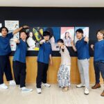 Mone Kamishiraishi Instagram - 札幌hitaruでのライブ終演いたしました。思い出の詰まった劇場の板の上で歌う幸せたるや！お客さまの眼差しも温かく、とても力になりました。写真は、北海道らしさを狙ってみんなで麦わら帽子を被ったら、これ沖縄じゃ…？ってなったひとこまです。皆様ありがとうございました！！