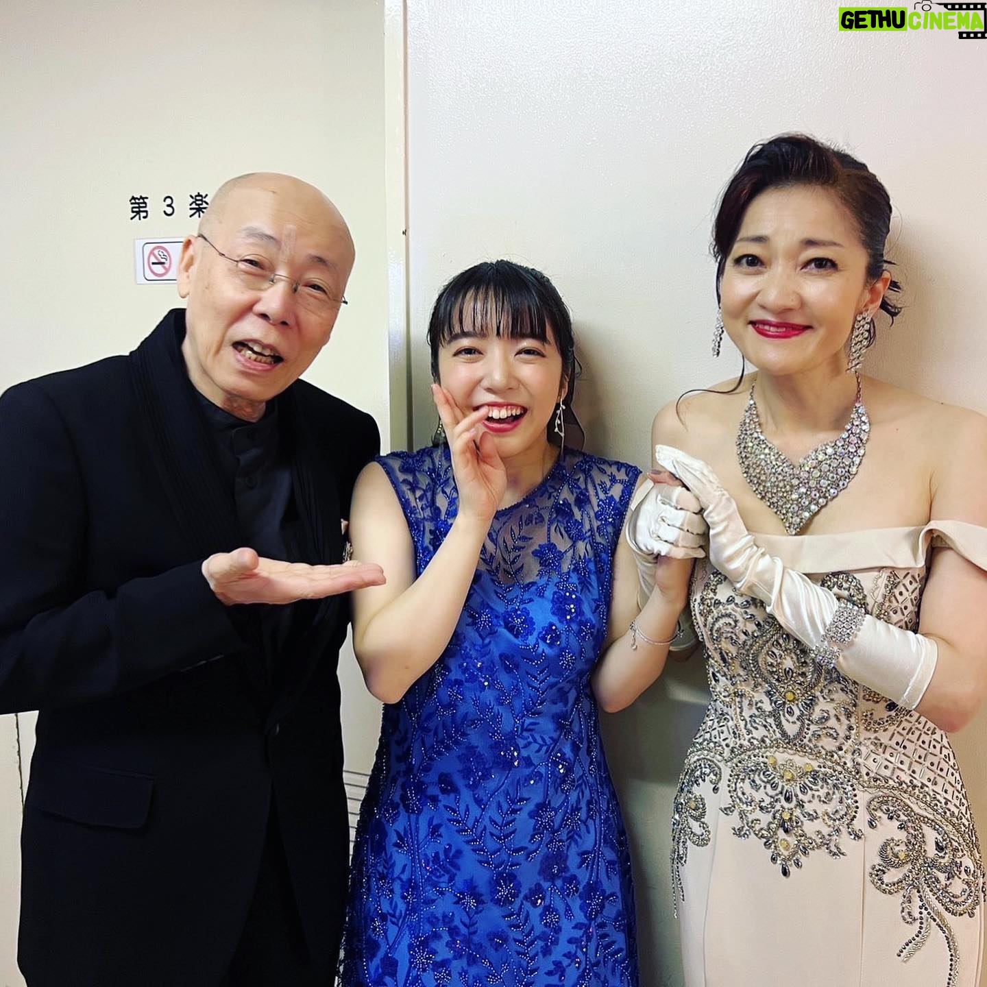 Mone Kamishiraishi Instagram - 島田歌穂さんのコンサートにお邪魔いたしました。もう本当に素敵だった、、歌穂さんへの憧れと学びを深めまくりました。島健さんのアレンジも神様でした。ありがとうございました!
