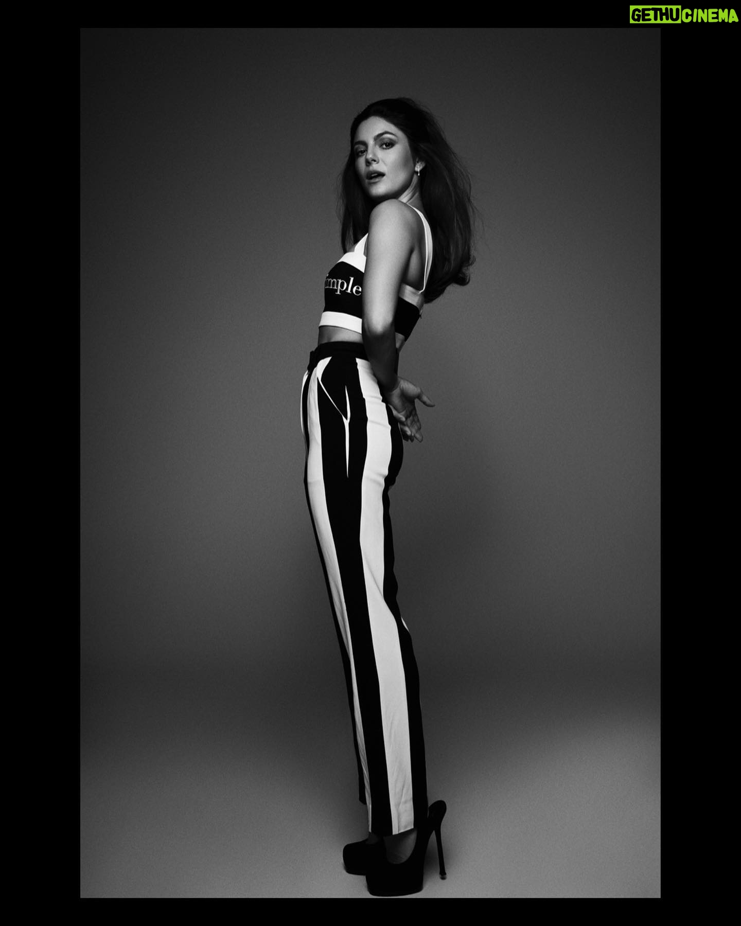 Monica Barbaro Instagram - both the shoot and interview were a treat to be a part of… thanks all around to everyone at @foxesmagazine for the great time(s) and beautiful photos to remember it by ..and to this stellar team who somehow knows how to make me look like a million bucks. @foxesmagazine @tinadelacelle @wanda_martin photographer: @ben_cope styling: @jeanannwilliams hair: @eddie_cook makeup: @melaniemakeup