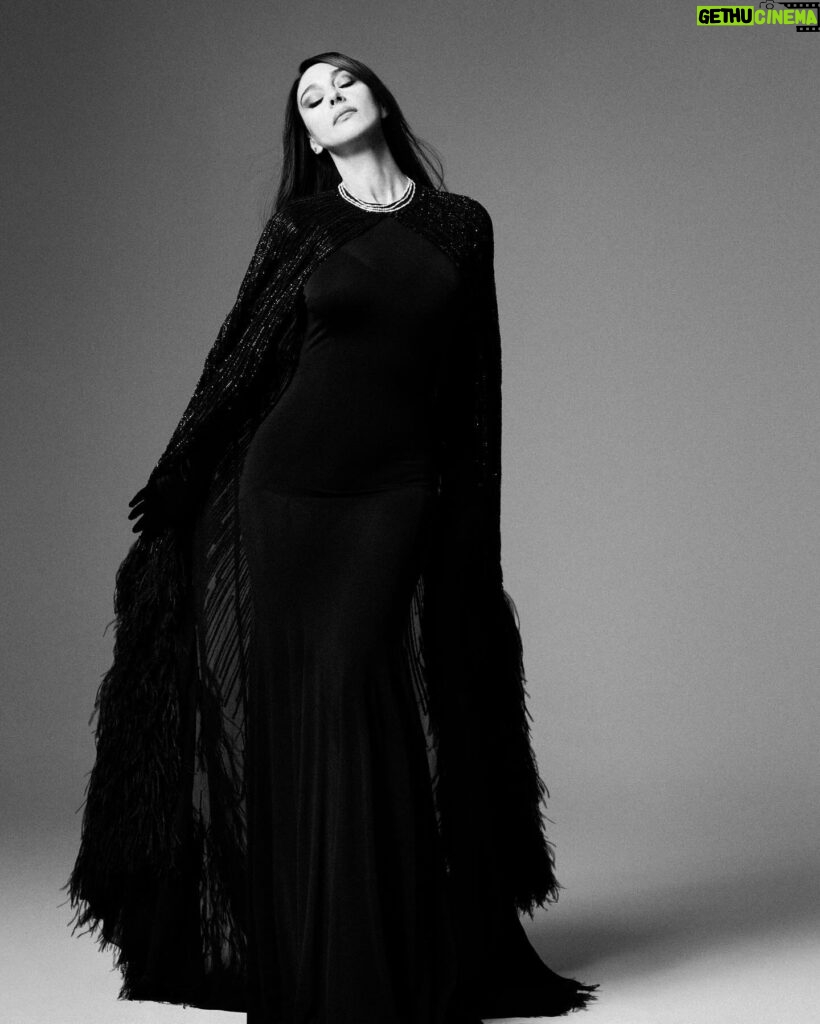 Monica Bellucci Instagram - ❤️Photos by @nicobustos for the beauty cover story @voguemexico Fashion Stylist @veronica_bergamini Hair @johnnollet @carita Assisted @pierricksellenet Mua @letiziacarnevale Manicure @elsadeslandes Production @ridaniloventu @anna_lagermaine_private x @fashionpolitique All jewellery @cartier #monicabellucci#voguemexico#coverstory#photographer#nicobusto#jewellery#cartier#karinmodels