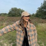 Monica Geuze Instagram - This weekend’s getaway🪲🌞🌳🌙💛