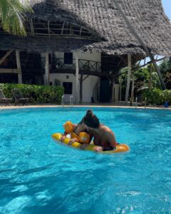 Monica Geuze Instagram - Tanzania, Zanzibar💭💚🌞🍌