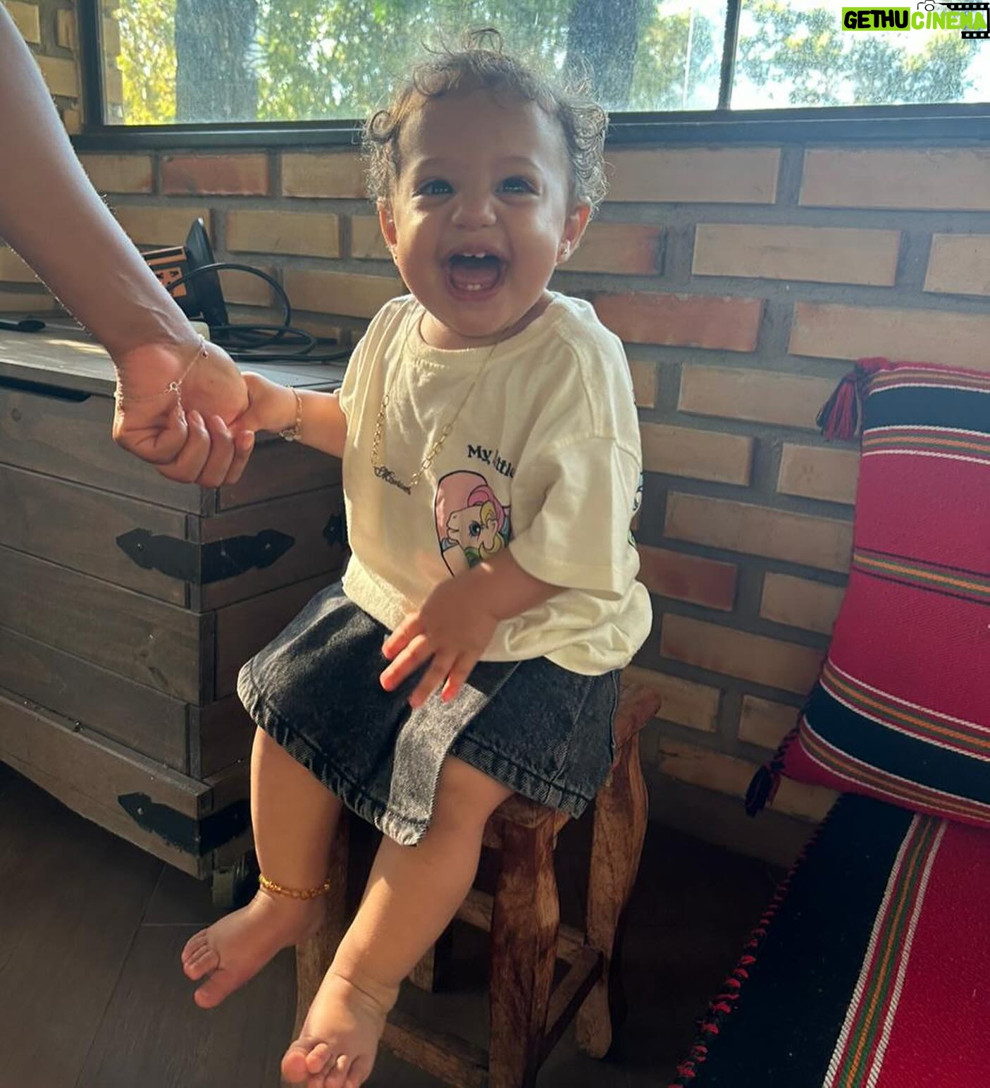 Monick Camargo Instagram - Sem dúvidas, SER MÃE, é a nossa MAIOR ENTREGA!!! É o maior significado de AMOR, DOAÇÃO, CANSAÇOxFELICIDADE, e de BENÇÃO de DEUS , materializada na terra. Toda honra e glória a Deus, por essa dádiva! ❤️Feliz dia das MÃES, pra todas mamães, e futura mamães! Em especial a minha!! Que o dia de vocês seja incrível!!!