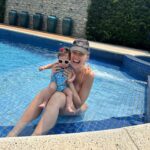 Monick Camargo Instagram – Feriado de Sol pra Rainha… 
🤍🤌🏼☀️😍🥥🍓💦⛱️