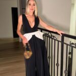Monick Camargo Instagram – Last Night 🖤

Look divo by @rosacarmimfoz 
Joias : @hayetijoias
Make by @narimanhandousmakeup