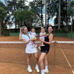 Monick Camargo Instagram – Eu não posso guardar essa fofura e delícia de momento só pra mim. ✨🤍

De volta aos treinos de TÊNIS. 🎾