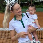 Monick Camargo Instagram – Eu não posso guardar essa fofura e delícia de momento só pra mim. ✨🤍

De volta aos treinos de TÊNIS. 🎾