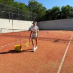 Monick Camargo Instagram - É inexplicável o quanto isso me faz bem… tão feliz de voltar pro meu esporte favorito!!! E a última foto, é a melhor…. a mini pessoinha sera igual a mamãe!!! 🤍🎾