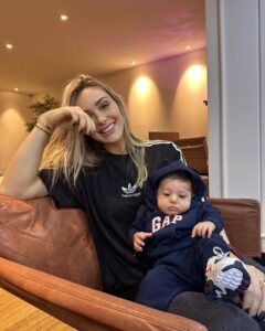 Monick Camargo Instagram - A última é a melhor … 💖 Aprovado o aerolook?