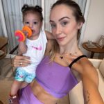 Monick Camargo Instagram – Como está o foco por aí? 
💪🏼🤍🍼