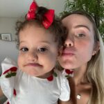 Monick Camargo Instagram – Sem dúvidas, SER MÃE, é a nossa MAIOR ENTREGA!!!
É o maior significado de AMOR, DOAÇÃO, CANSAÇOxFELICIDADE, e de BENÇÃO de DEUS , materializada na terra.
Toda honra e glória a Deus, por essa dádiva!

❤️Feliz dia das MÃES, pra todas mamães, e futura mamães!
Em especial a minha!!
Que o dia de vocês seja incrível!!!
