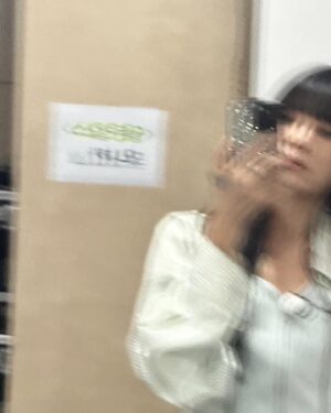 Monika Instagram - #수고하는내왼쪽사람 @dontkillmaviv 
P.S 골든걸스 많이 응원해주세요!! 너무 멋진 쌤들 덕분에 많이 배워요 ㅠㅠ