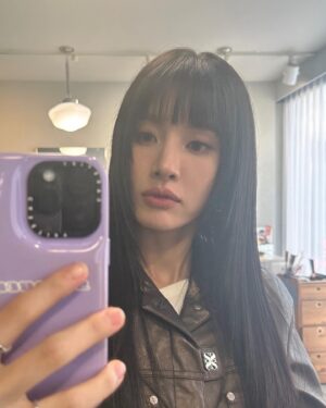 Monika Instagram - #수고하는내왼쪽사람 @dontkillmaviv 
P.S 골든걸스 많이 응원해주세요!! 너무 멋진 쌤들 덕분에 많이 배워요 ㅠㅠ