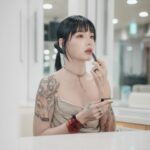 Monika Instagram – #광고 

저와 시상식을 함께해준 헤라 루즈 클래시 301 서울레드 💄
서울리스타를 위한 헤라의 레드 컬러를 경험해보세요!

@herabeauty_official
#헤라 #루즈클래시 #서울레드