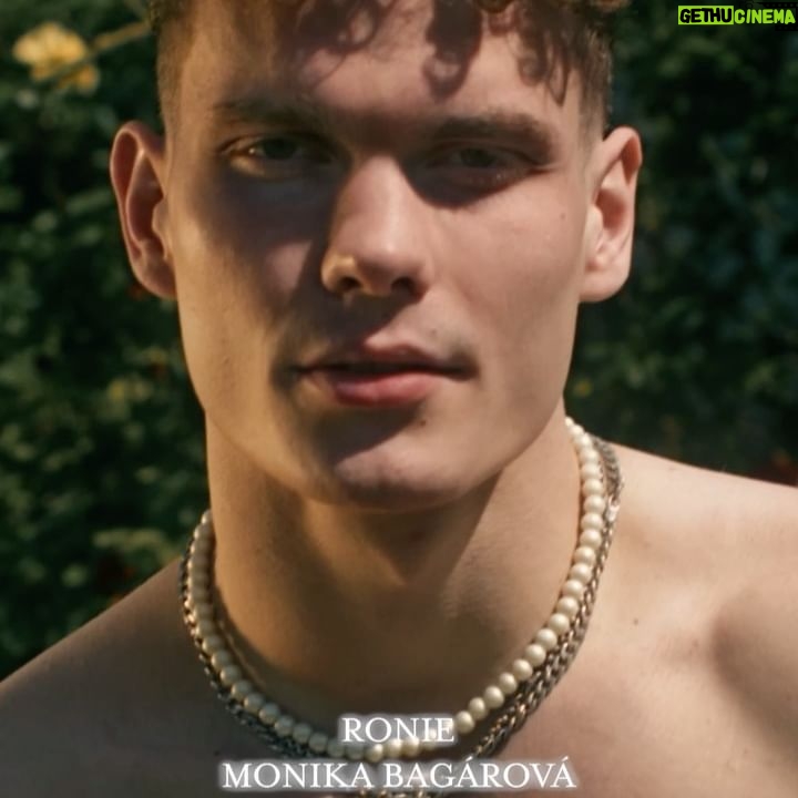 Monika Bagárová Instagram - Videoklip k songu Mesiac je venku 🌙🤍 Dekujeme za podporu jsme rady , že se líbí 🤍 31.5. Vidime se Infinity Clubu Partizanské RonieMoon TOUR. Těšíme se na vás. @ronieofficial 🤍