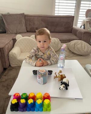 Monika Bagárová Instagram - Můj nejoblíbenější človíček na světě 🤍 Za chvíli slaví 4 roky. Utíka to jako voda, za chvíli budeme řešit zápis do školy! 🤌🏼🙈🤍 timeflies ..