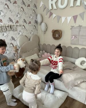Monika Bagárová Instagram - S @mavie_forbabies jsme už 4 roky 🤍 Jejich práce je tak nádherná, jejich přístup k lidem a k tomu co dělají se jen tak nevidí.🤍 Naše spoluprace přerostla v přátelství, jsem ráda mezi lidmi , kteří mají krásně srovnané životní hodnoty. 🤍 Děkujeme moc za refresh Ruminčinýho pokojíčku . 🐰💕 

#stastnedeti #blessed