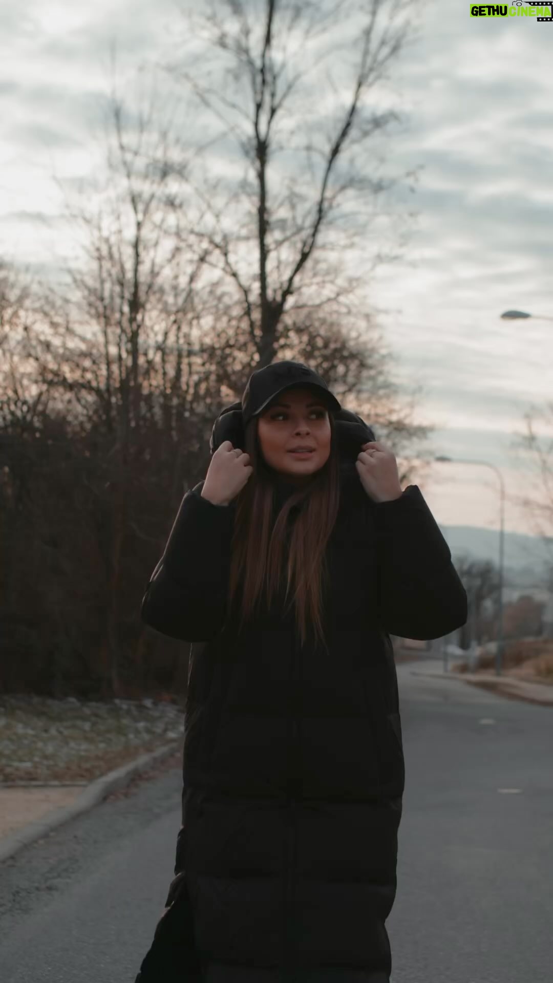 Monika Bagárová Instagram - Vyhlášení soutěže o vikend ve svém favorite autě s @autozdovozu.cz je tu 💥 Vítězem se stává @charvatova1 ♥️ Gratuluji . A všem ostatním dekujem ♥️