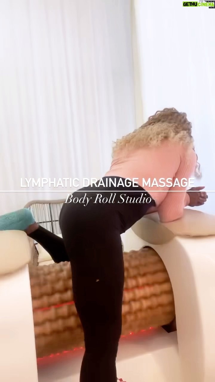 Monique Coleman Instagram - R E C O V E R Y is essential to injury prevention & improving performance (especially as an over 40 aspiring athlete) Today, I tried @bodyrollstudio & LOVED it! It was a 45 min guided session, in a private room, that left me feeling soooooo good. Lymphatic drainage massage helps circulate blood and lymph throughout the body to promote detoxification. Rolling provides relief from muscle tightness, speeds up recovery, increases metabolism, and helps to reduce fat tissue and the appearance of cellulite. 10 out of 10 recommend ✨