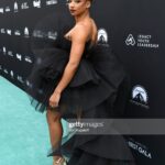 Monique Coleman Instagram – Because the dress deserves its own mo’ment 🖤🦢 #thirstgala 

@styled.by.chloee