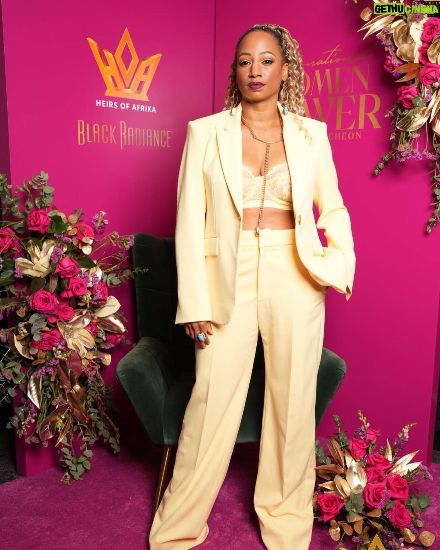 Monique Coleman Instagram - The 6th Annual @heirsofafrika #InternationalWomenofPower awards luncheon was a blessing to everyone who attended!!! We laughed, we cried, we danced, and we healed! We celebrated and adjusted each others crowns so that we can continue to go out into the world and spread more love and light! Bless you @koshiemills for casting this incredible vision and seeing it through year after year β¨π Thank you to @blackradiancebeauty for keeping us looking fresh throughout the day! And Iβm sending so much to all the QUEENS who were in the room & those around the world! See you next year πβ¨ππΎ Fit Details: π@rebeccacrewsofficial @elselingerie π@atranova_by_sheilab ππΎ @maisonpriveepr_la