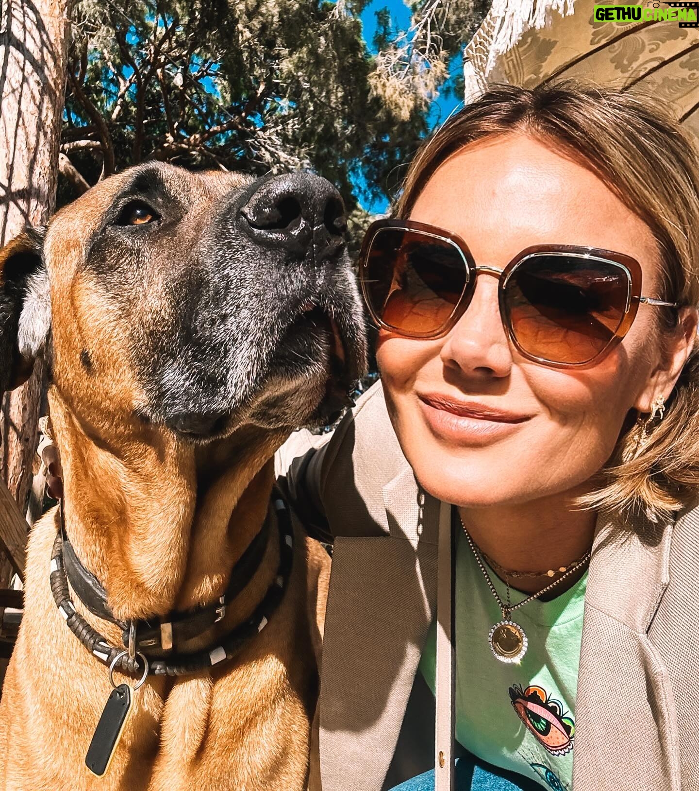 Monique Westenberg Instagram - Een paar foto’s van de afgelopen dagen, we hebben een hele leuke hike gedaan, de jongens hebben gevist en krabbetjes gezocht. We zijn even langs Parco geweest en daar met Dax gekroeld en natuurlijk veel gegeten.