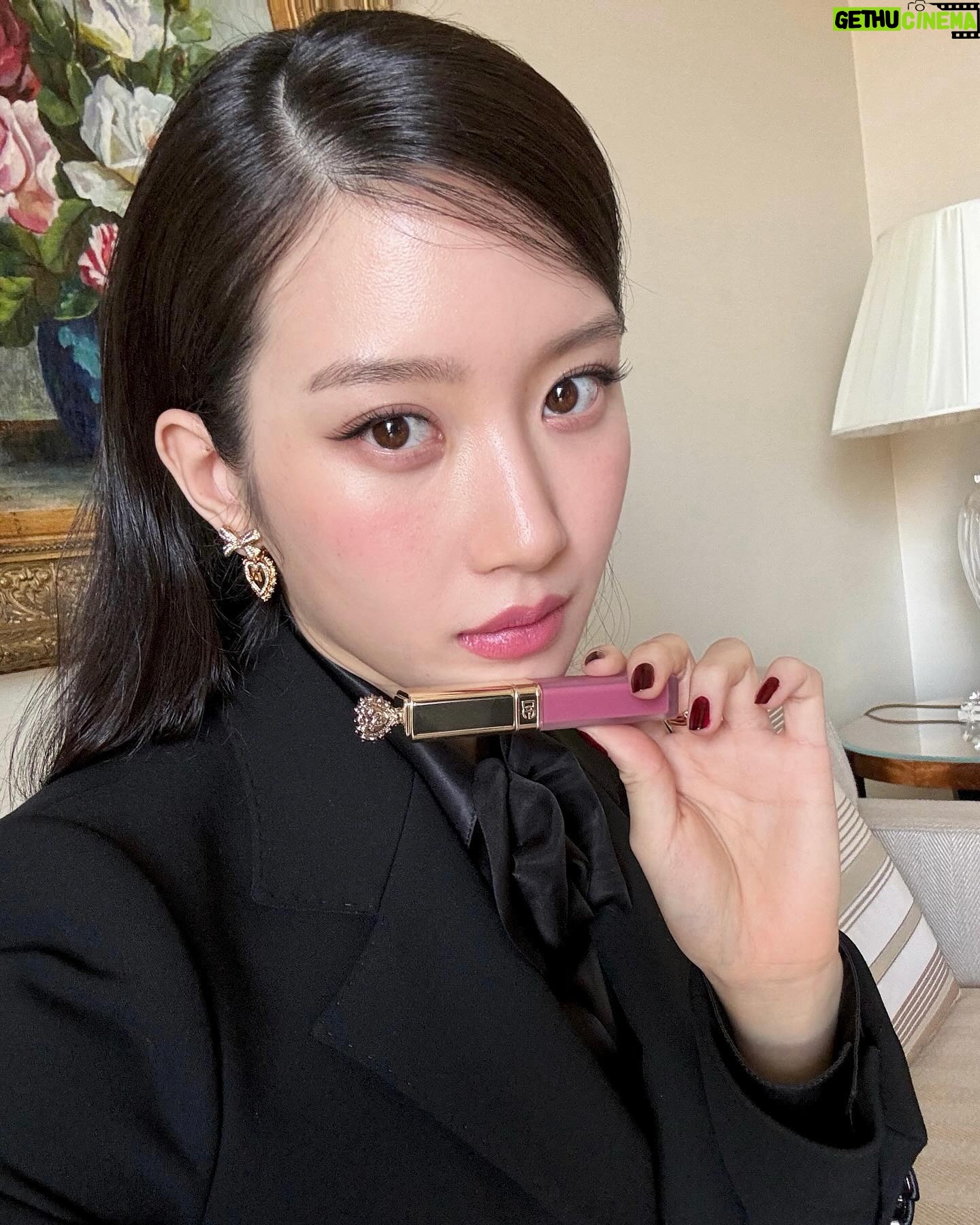 Moon Ga-young Instagram - 🖤 #dgbeauty #dgdevotion #dgaltamoda @dolcegabbana @dolcegabbana_beauty
