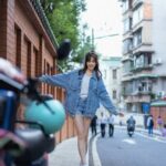 Moon Lau Instagram - 在這繁忙急促的世間 慢慢來， 是種誠意。 慢慢認識 慢慢了解 慢慢愛上 人 和事 一樣 懂得慢慢 很珍貴。 天氣轉涼啦，多穿衣服 好好保暖♥️♥️♥️♥️♥️ Outfits by @misssixty