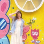 Moon Lau Instagram - 🌸🌼嗡嗡嗡，我是小蜜蜂🐝🌻 9月前很想說一聲 感謝♥️ 感謝歲月無聲地帶我到這裡 不悔不恨經歷平凡的不平凡 今天我好好的 能睜開眼睛 能笑 能哭 能感恩 最近在忙碌的工作和頻頻埋頭學習 沒有將多少時間放在社交平台上 （之後會努力更新…嘻嘻） 但這陣子學習的東西真的很多 希望未來跟大家一一分享🥰 9月曾是我的開學日 今年的我，跟你們一起 繼續努力 繼續學習♥️🫶🏻FIGHTINGGG!!!💪🏻