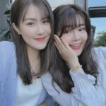 Moon Lau Instagram - 佢話天氣好好個光好靚所以要影相🥰 @christielauu 最後一張個瀏海亂到懷疑人生😂 我常常說，有你在，好幸福。 成長和經歷過後，我們都長大了，但在認真的為工作奮鬥和成熟的努力面對人生同時，我慶幸仍然能在你旁邊一邊笑一邊做最真實的自己。 Hair by Rick @momoavedahair_rick Accessories by @angeladetarot