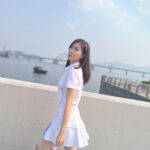 Moon Lau Instagram - 最近的我，關於斷捨離 掉了很多不需要的東西 放下了很多的懊惱心態 留下了的就是現在那些 重要 珍貴 和 知足 我不知道明天如何 此時此刻的我知道 漸漸步進 九月♥️ @ashworthhk