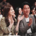 Moon Lau Instagram - 喺佢隔離，永遠都係再白兩度😂 @cheungwinghong 所以燈光師好多時都唔知就佢定就我好🤣🤣🤣 丫呢幾日好多人問：上輯你(尤麗)唔係死咗㗎咩？點解返生嘅？假死呀？雙胞胎妹妹返嚟報仇？😱 嘻嘻嘻嘻，邊有咁簡單🤭🤭 總之呢，有3個tips:🤩 1. 尤麗真係死咗，但精神長存，如果掛住佢可以睇返第一季😂 2. 一定唔係孖生呀妹咁老土😏 3. 睇已發布嘅劇照，你覺得造型比你係咩感覺/性格？ 請大家盡情發揮想像力，我都好想知你哋嘅創意小天地😂😂🤩🤩 留言見♥️♥️♥️