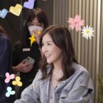 Moon Lau Instagram - 突然已經七月中了🍀☀️ 最近除了工作拍劇直播，盡力抽時間看了幾本書，看了幾部戲和劇，學了幾樣新東西，食咗幾個公仔麵😂 今天風球走了，我又跑去工作了😂 我不喜歡自己過於緊張和繁忙的壓迫，但更討厭虛度年華。中庸之道就是該耍廢時盡力耍廢，該努力時用盡全力做好所有。最後的照片是茶餐廳的師傅為我打氣🤩這加油，暖了我一整天🥰🥰🥰🫶🏻🫶🏻🫶🏻