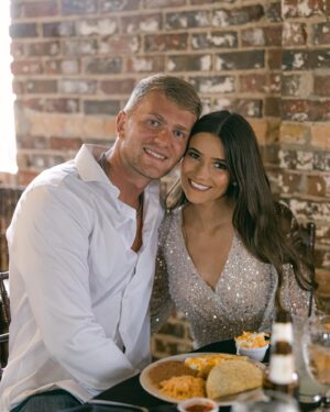 Morgan Simianer Instagram - Our rehearsal dinner 🤍 
Just wait till you see the wedding photos🥹