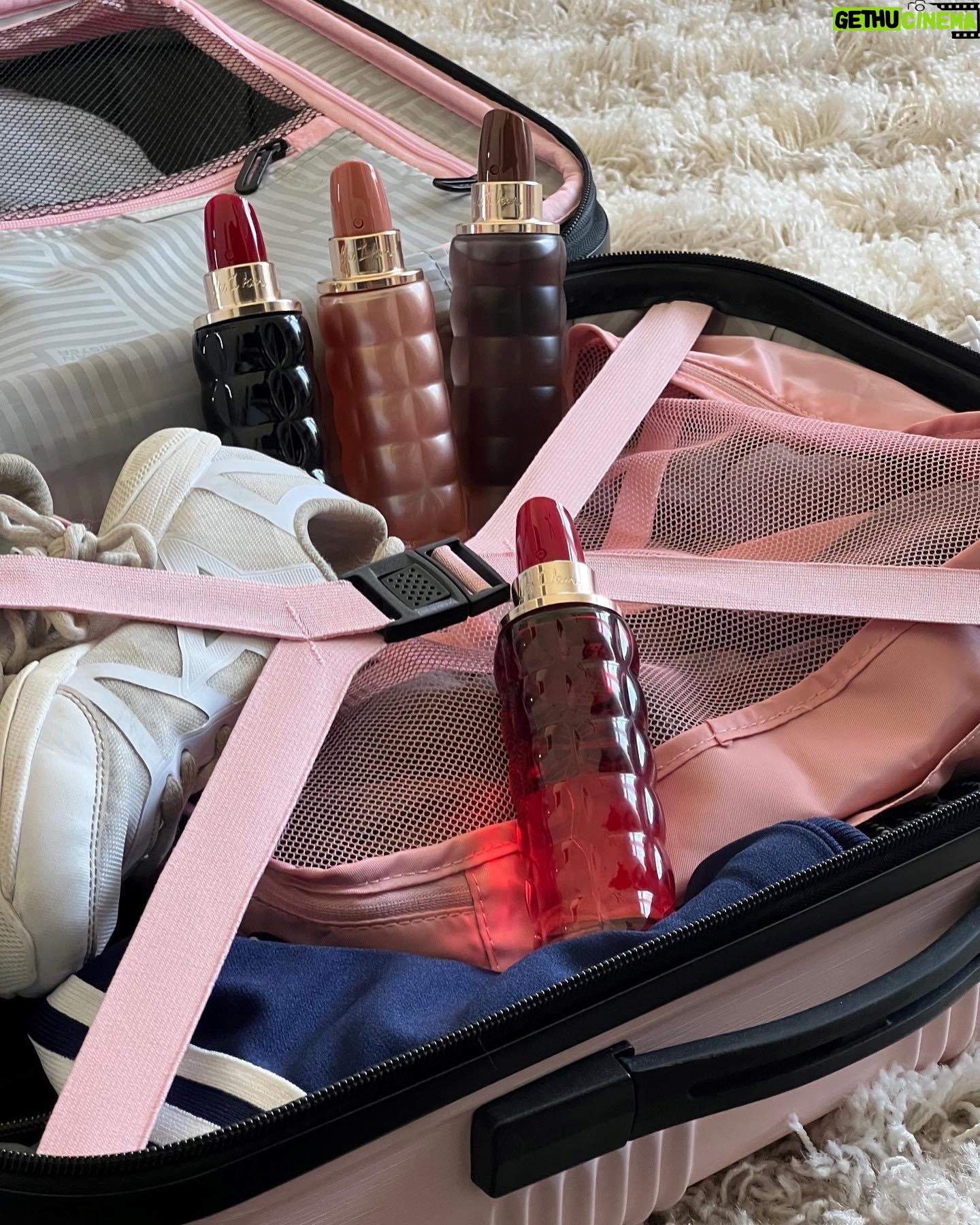 Morgan Simianer Instagram - Loving @cacharelparfums Yes I Am collection (Yes I Am Bloom Up! is my current favorite) so Yes I Am on my way to this weekend's cheerleading competition in Orlando! If you're there, be sure to stop by the Cacharel booth to check out the amazing Yes I Am fragrance collection and snag a free sample. I'll be there on Friday afternoon – will I see you there?! #CacharelPartner #YesIAmBloomUp #CacharelSistas #YesIAmCacharel